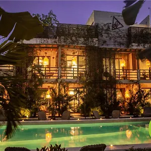 Era & 4* Tulum Pueblo